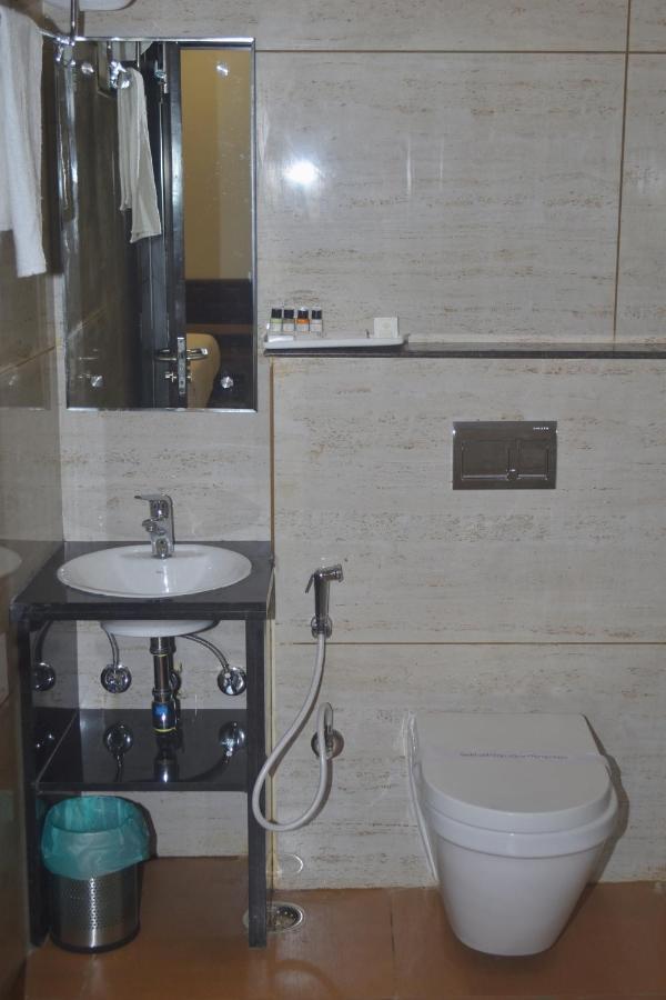 Hotel Centrum كوتا المظهر الخارجي الصورة